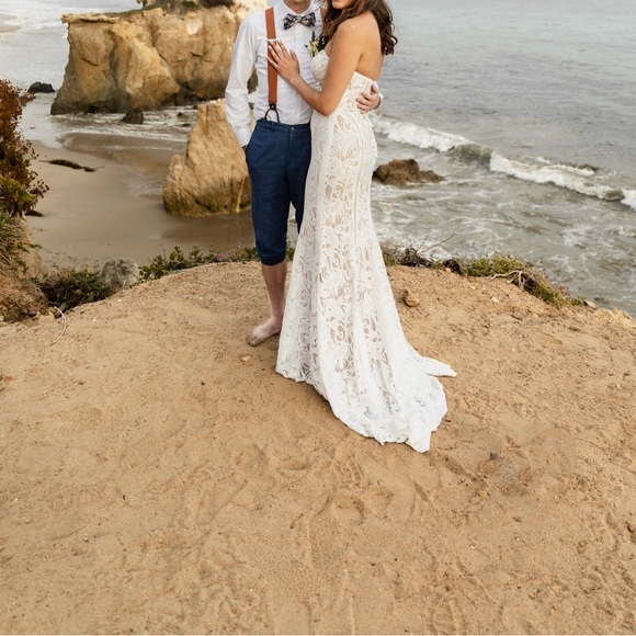 Bohemian lace ivory wedding dress - Picture 4 of 5